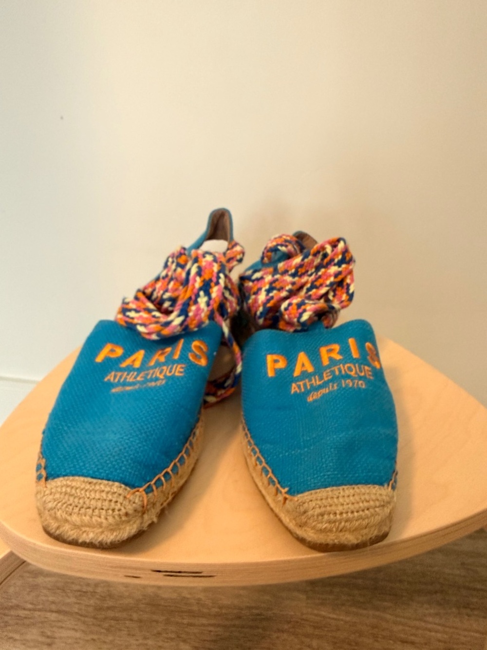 ESPADRILLES TIE-STRAP